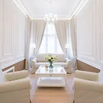 Revelton Lägenhetshotell 4*