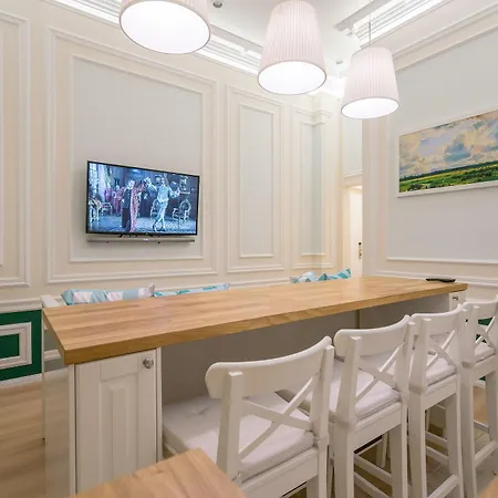 Revelton Aparthotel 4*