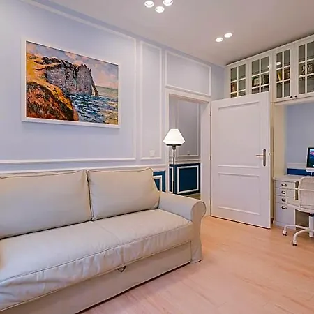 Revelton Aparthotel