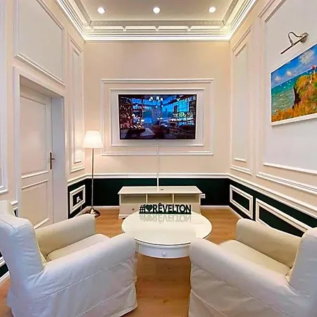 Revelton Aparthotel 4*