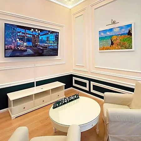 Revelton Aparthotel
