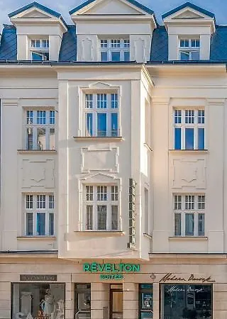 Revelton 4*